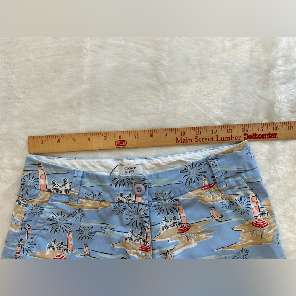 Crown & Ivy Lighthouse Print Shorts Size 2 - Picture 9 of 10
